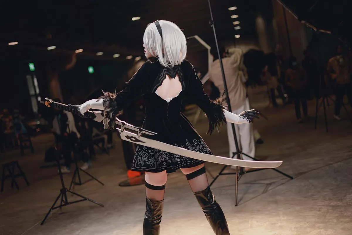 1:1 YoRHa No. 2 Type B Sword NieR:Automata Sword Black Contract Sword Weapon Cosplay Props Wooden Model Gift Oversized 168cm