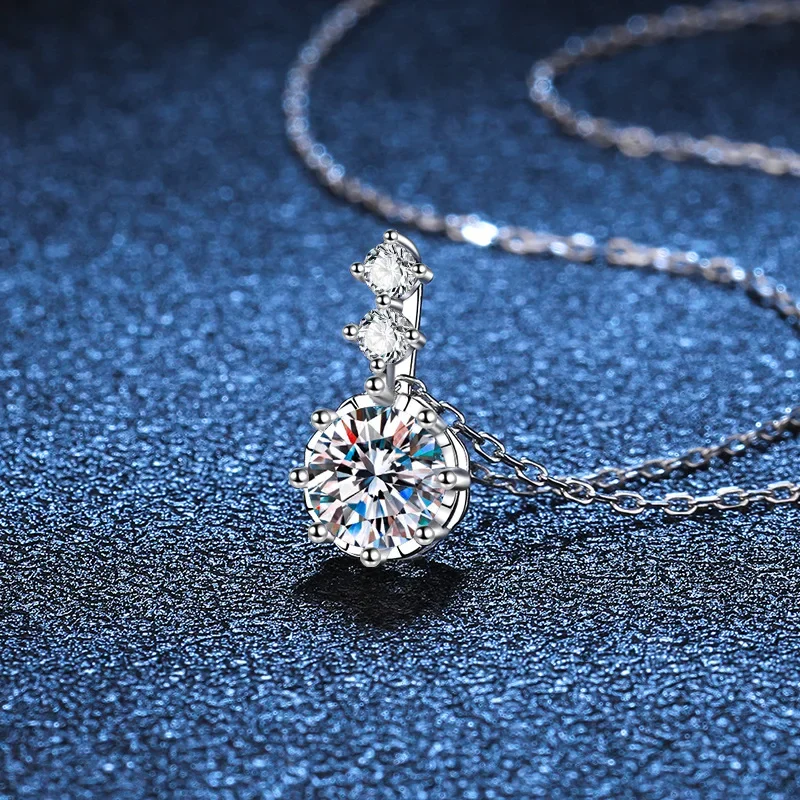 Luxury Platinum Pt950 Pendants 1 Carat Moissanite Diamond Necklace Princess Crown Clavicle Chain Women Fashion Jewelry