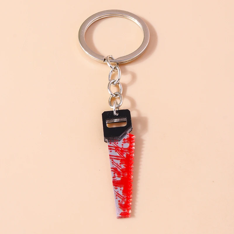 Aihua Resin Halloween Schlüsselanhänger mit blutigen Messern, Scheren, Äxten und Sägen für Halloween-Partys und Schmuckgeschenke – Detail 11