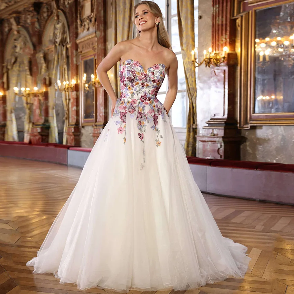 Customized Colored Sweetheart Neck Sleeveless Backless A-Line Floor Length Wedding Dresses Tulle Flowers Appliques Bridal Gowns