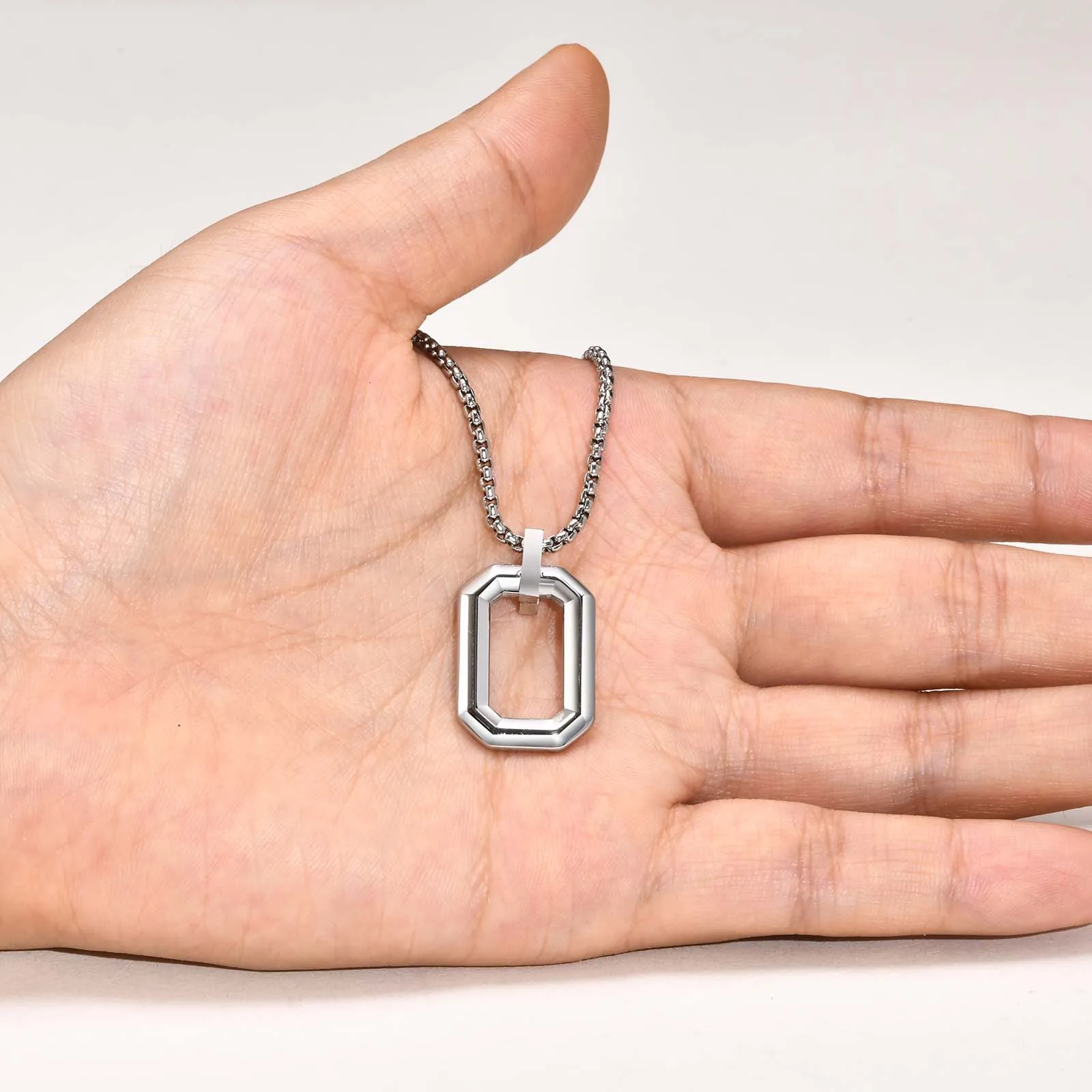 Coole geometrische Anhänger-Halsketten für Männer und Jungen, wasserdichter quadratischer Anhänger aus Edelstahl mit Box-Kette, minimalistisches Halsband-Geschenk – Detail 4