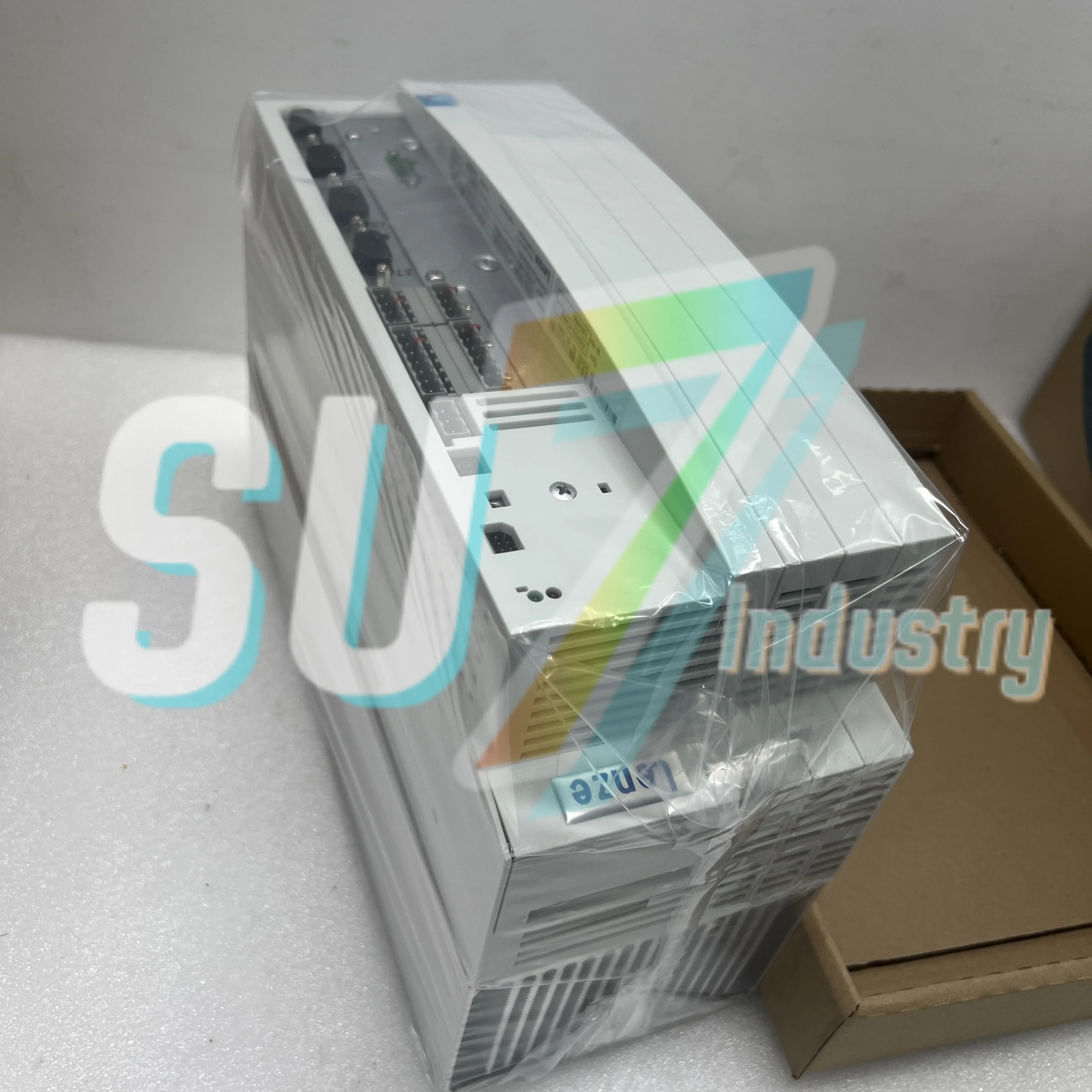 EVS9328-ESV004 EVS9328-EPV004 EVS9328-EIV004 محول التردد جديد في الصندوق