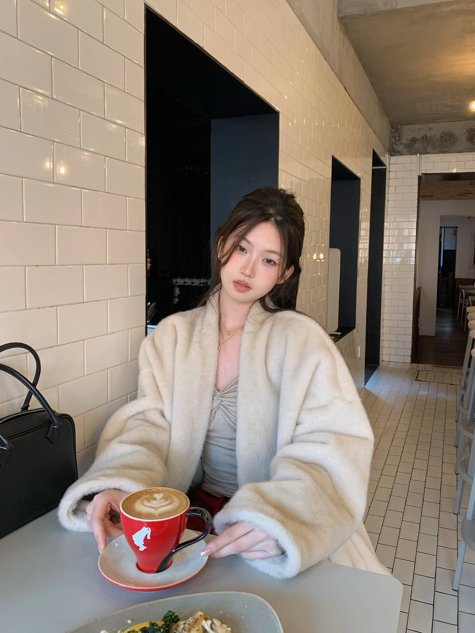 

Экологичная шуба из искусственного меха норки, длинная, свободного кроя, повседневная, теплая, из полиэфирного волокна, с V-образным вырезом