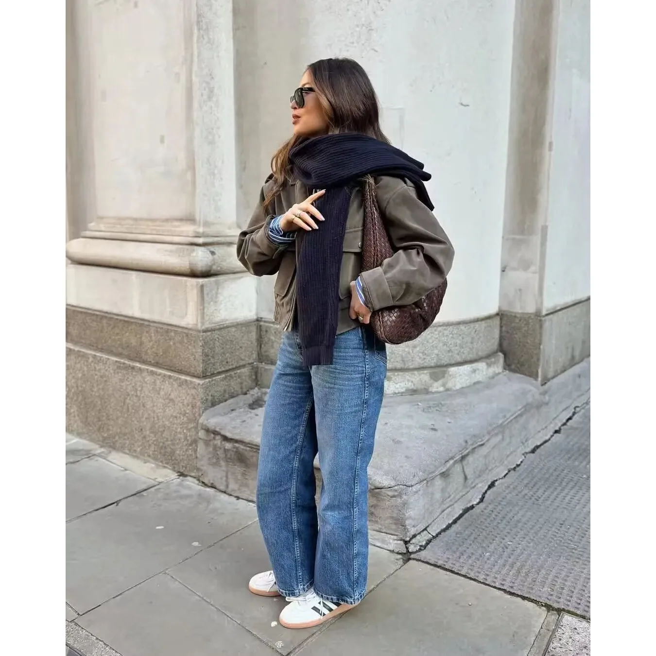 

Женская укороченная куртка из искусственной замши на осень-зиму, длинный рукав, стильный и модный женский верхний одяг