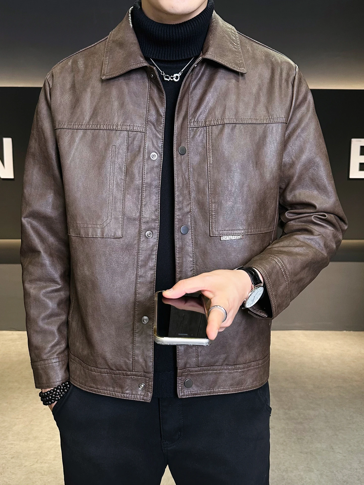 

Мужская кожаная куртка на подкладке Fce Thiened, повседневная, с воротником-стойкой, американская мода, из искусственной кожи, длинная све, ветрозащитная, теплая