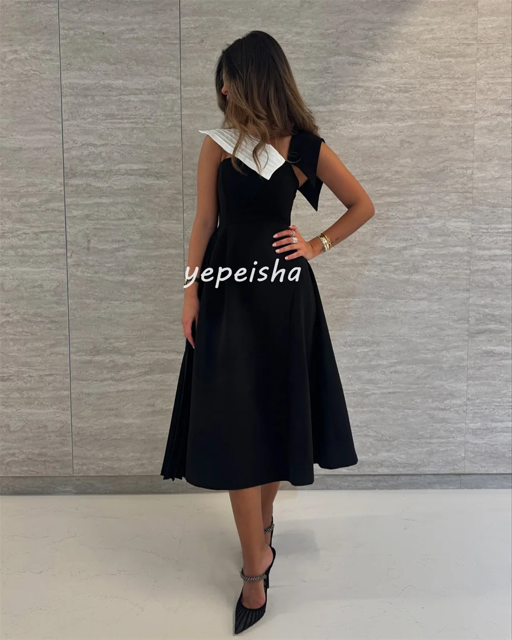 ที่กําหนดเองการจับคู่ Simple JERSEY จีบ A-Line V คอ MIDI ชุด Bespoke โอกาสชุดขนาดคุณภาพสูงอย่างเป็นทางการ