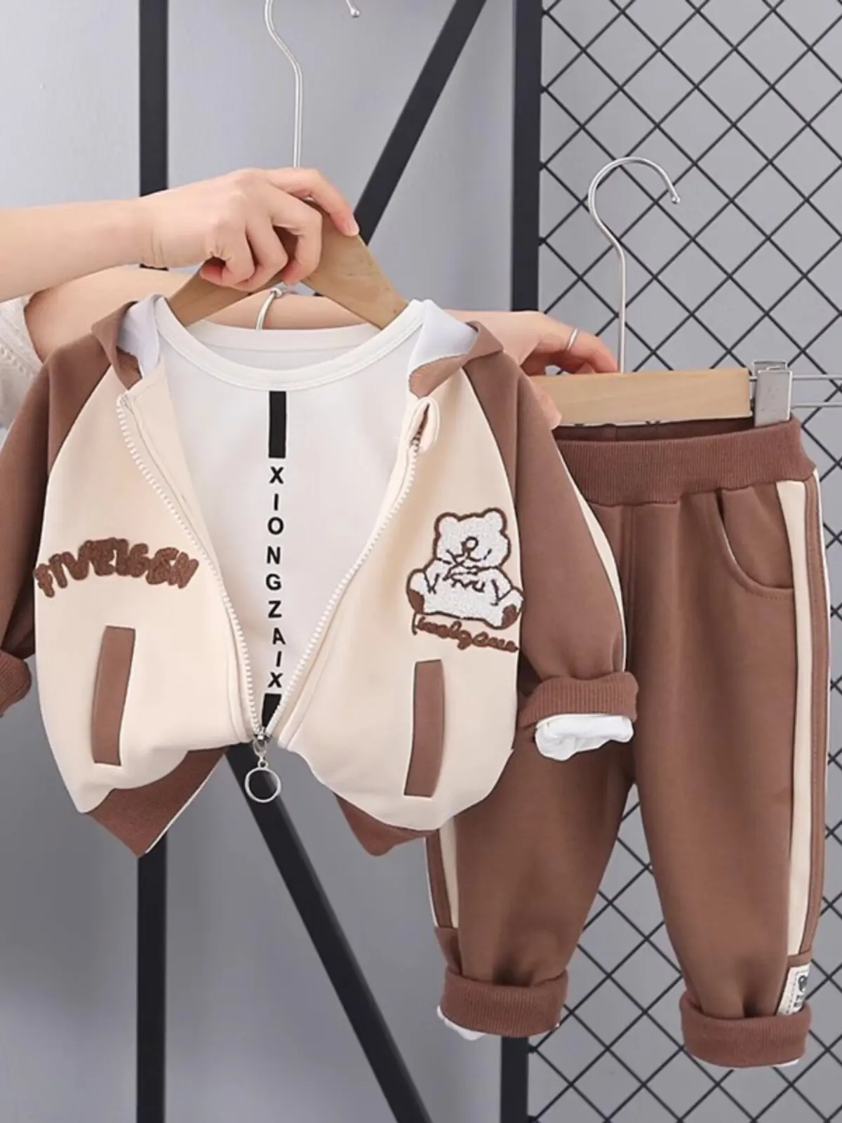 conjunto-de-beisbol-de-algodon-puro-para-ninos-tres-piezas-para-primavera-y-otono-comodo-estilo-coreano-ropa-para-bebes