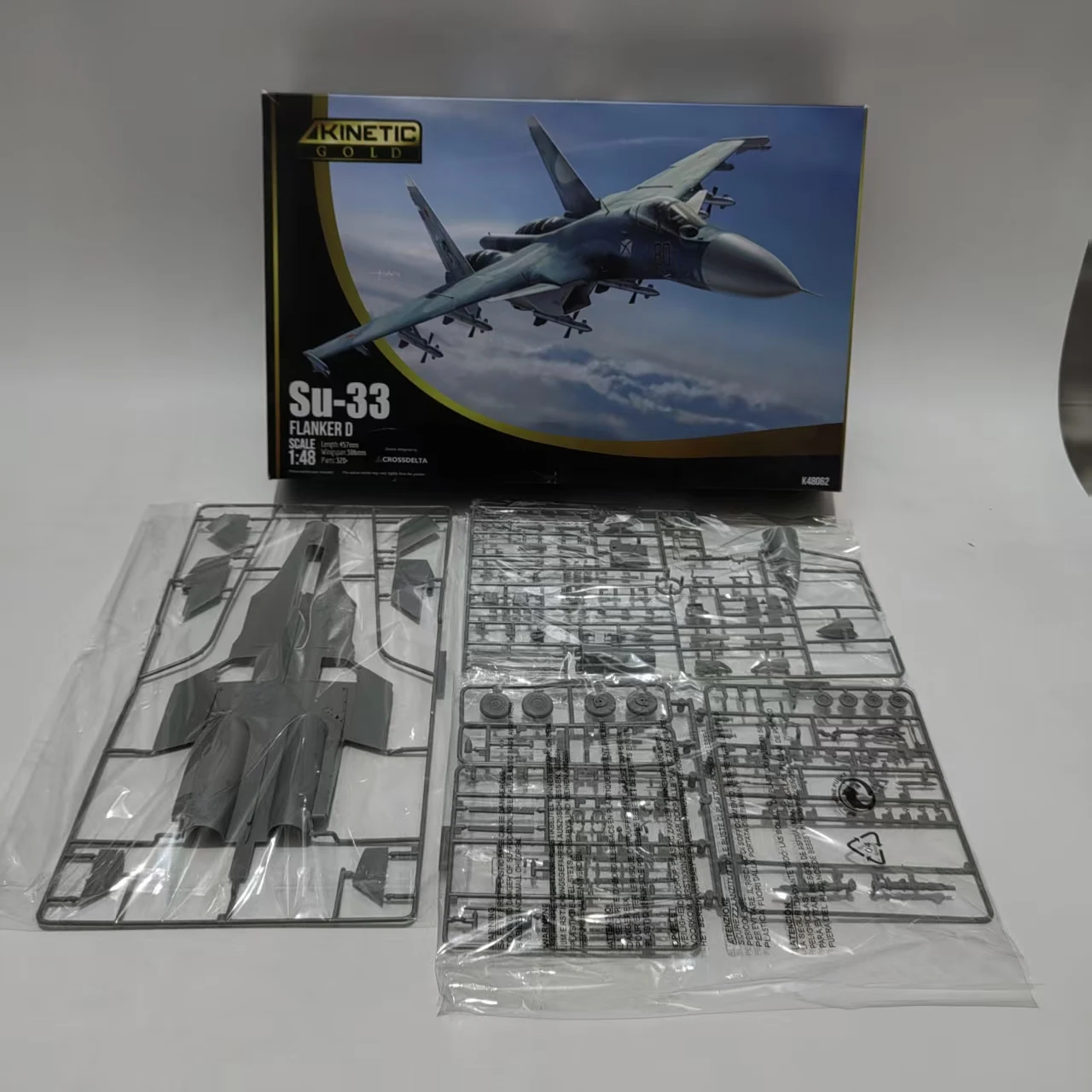 K48062 KINETIC Su-33 Flanker D Fligher montaje modelo militar Kit 1/48