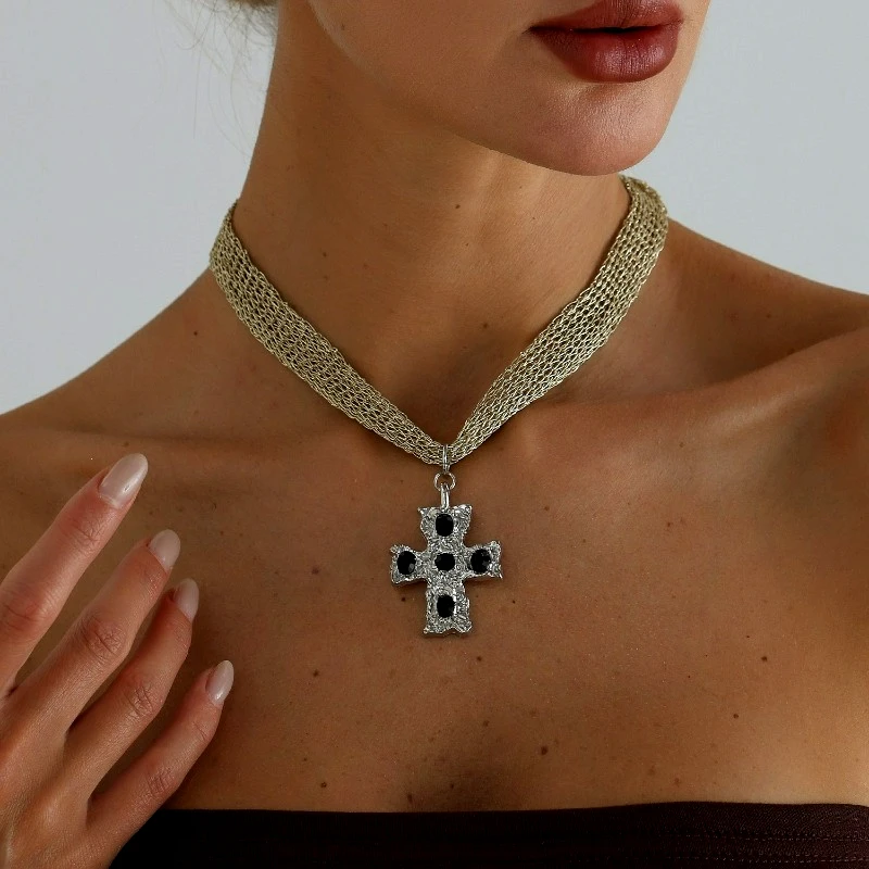Punk Metal Mesh Cross Pendant Necklaces for Women Vintage Gold Color Crystal Geometric Hollow Choker Necklaces Jewelry Gifts