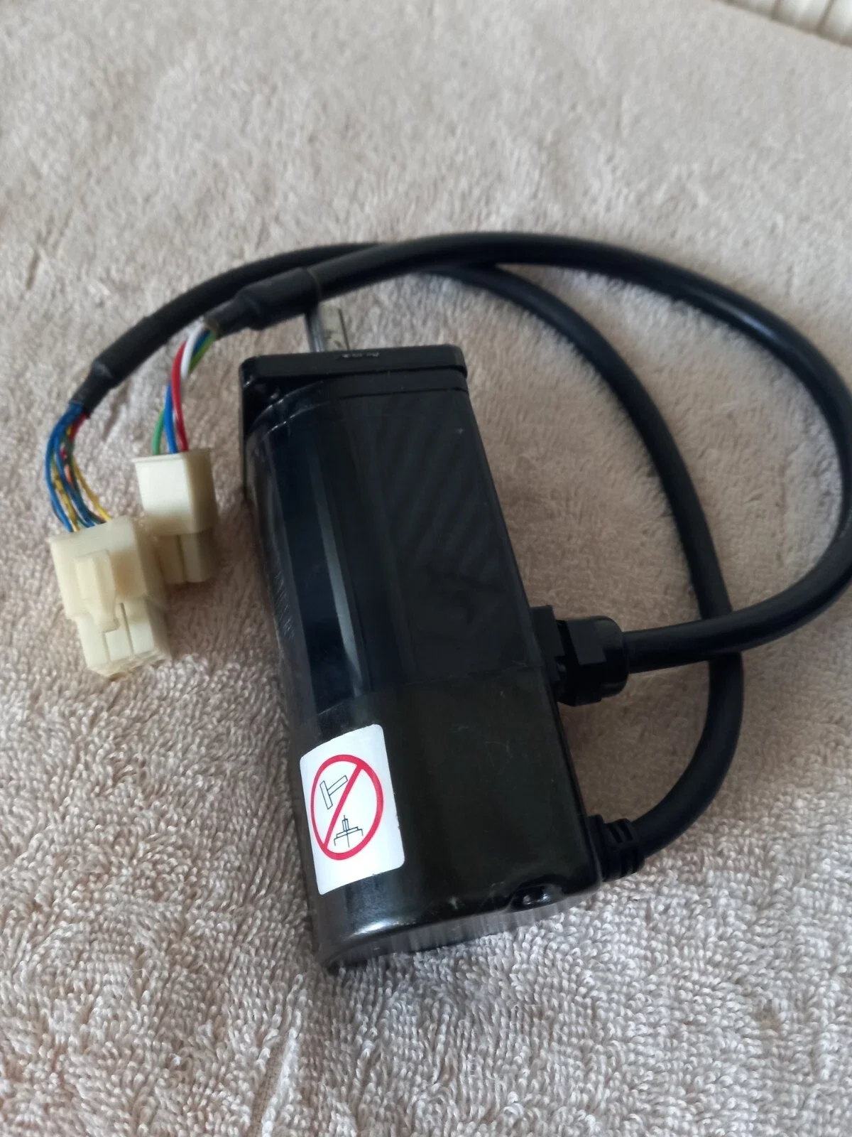 

High Brand NEW 100% Quality R88M-U10030HA R88M-U75030VA-S1 R88D-KNO1H-ECT R88M-1M10030T R88D-UA2OHA 1 Year Warranty