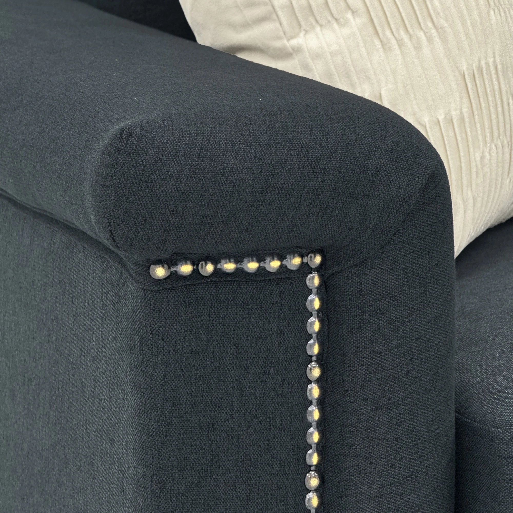 PINGGO 2-Sitzer-Sofa im nordischen Stil, feiner Leinenstoff, Massivholzrahmen, stabile Eisenbeine, 174 x 72 x 82 cm, Wohnzimmermöbel – Detail 29