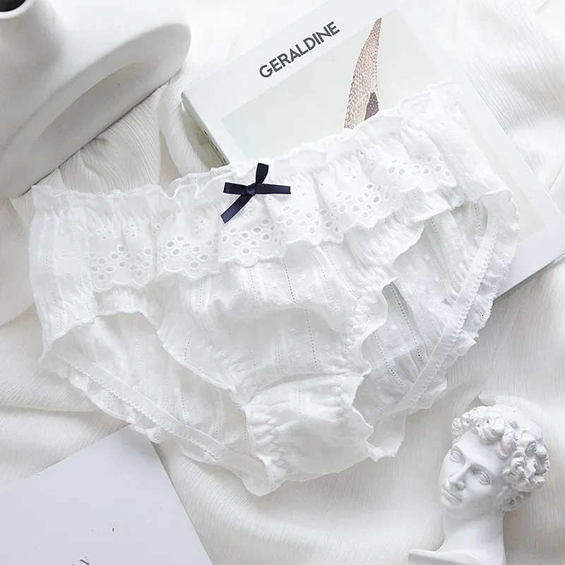 Women's Comfortable Hip-covering Low-waist New Underwear A Girl's Underwear Japanese Cotton Underwear Retro Embroidered Lace