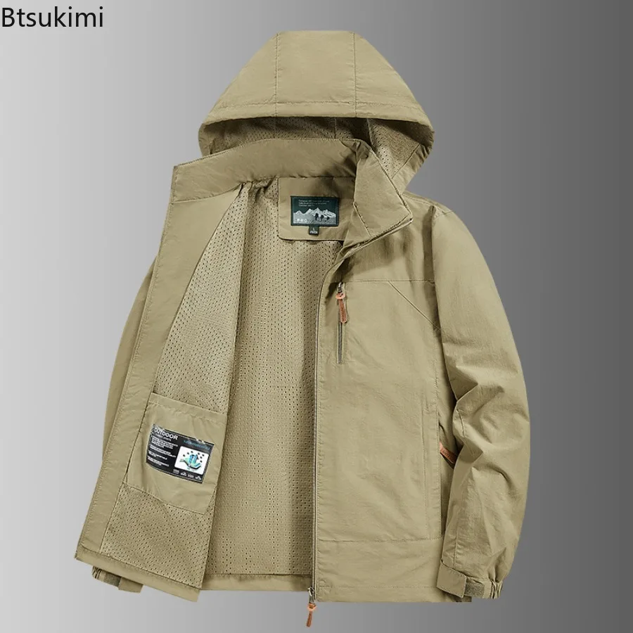 

2025 Men's Outdoor Thickened Mountaineering Suit Spring and Autumn Overcoat Windproof Detachable Hat Jacket Warm Male Jackets