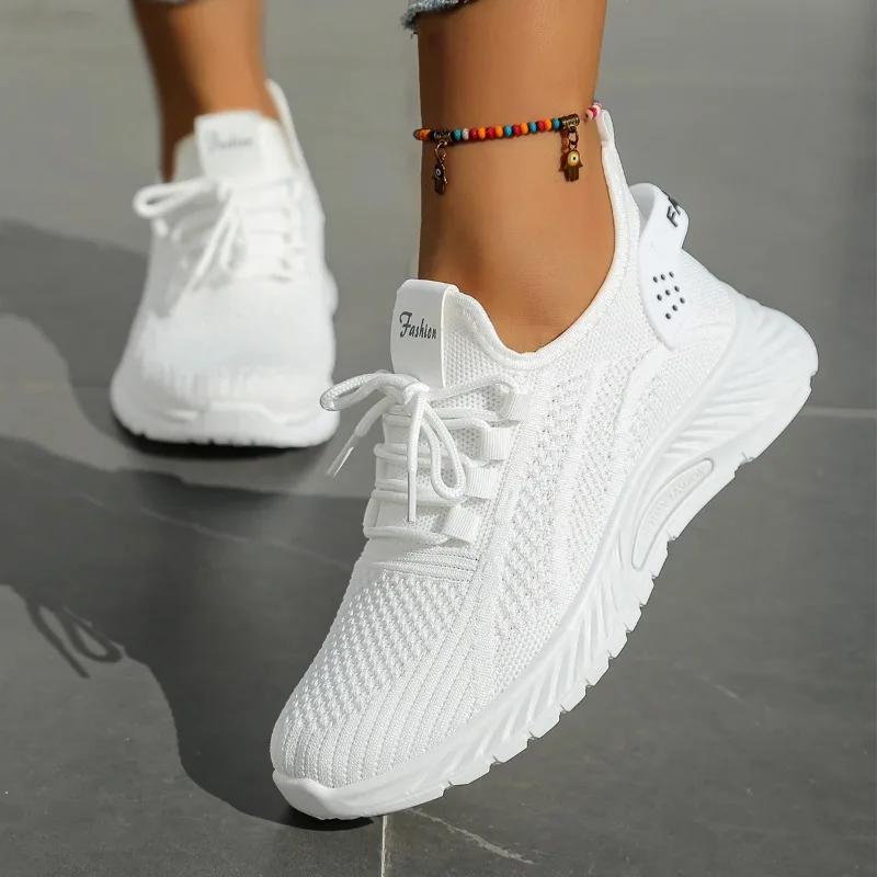 Zapatillas casuales de mujer, moda otoño 2025, deportivas de ocio, calzado individual, venta al por mayor, tendencia de fábrica transfronteriza, tejido transpirable.