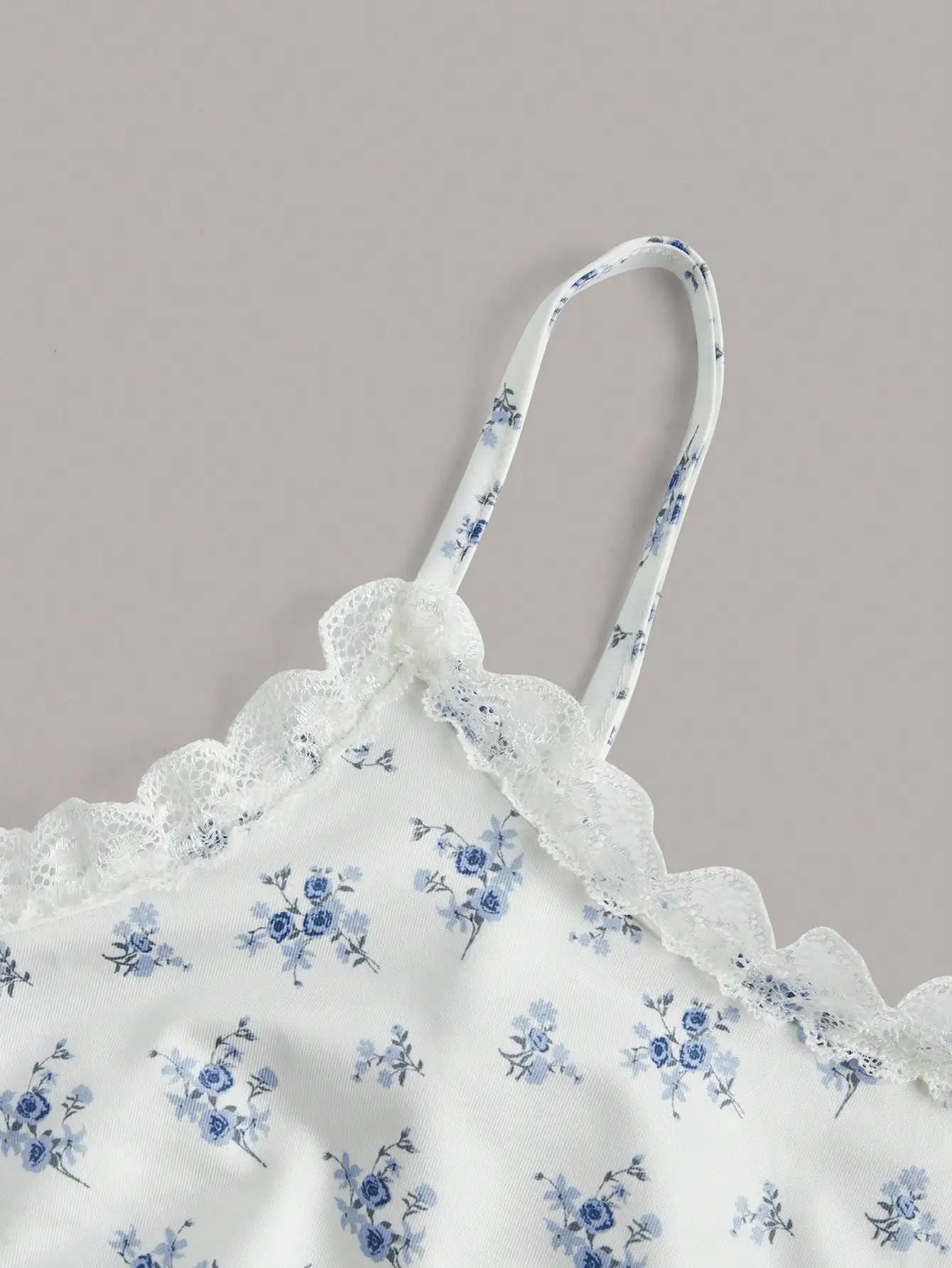 الأوروبية والأمريكية الربيع والصيف زهرة طباعة الدانتيل العنق عارضة السراويل مجموعة