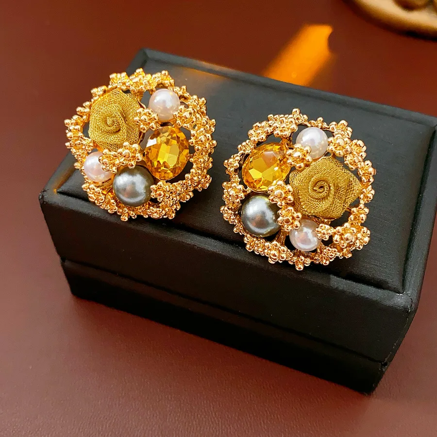 القرون الوسطى خمر الجوف خارج قرط صغير زهري 2026 جديد تقليد اللؤلؤ الأذن ترصيع الراقية الراين مأدبة مجوهرات N1