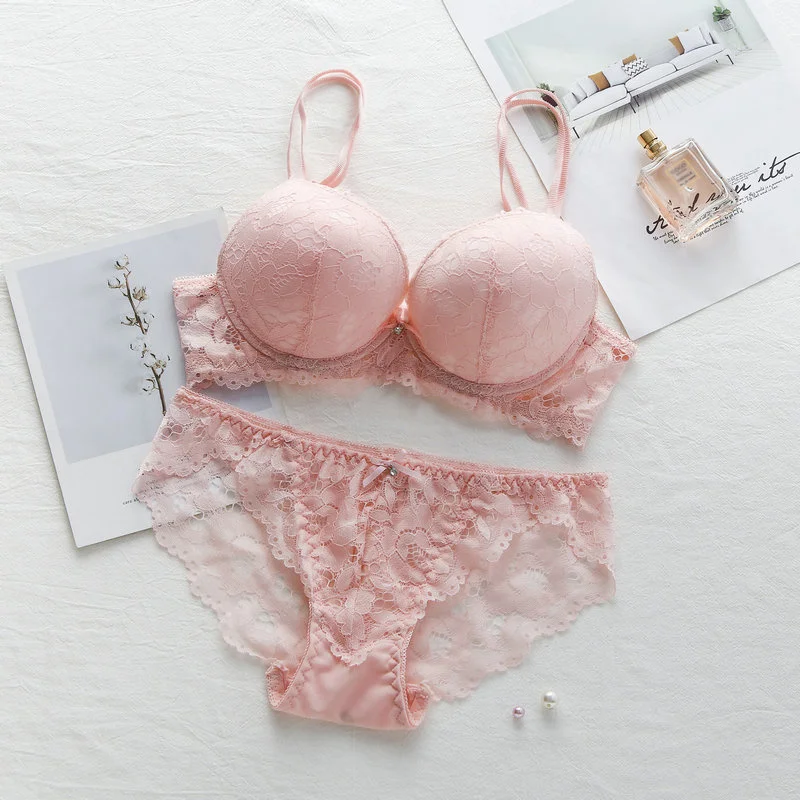 طقم ملابس داخلية مثيرة حمالة صدر من الدانتيل للفتيات بسعر رخيص ملابس داخلية حمالة صدر مزودة بسلك سفلي ملابس داخلية للنساء مقاس 70-85 AB Cup