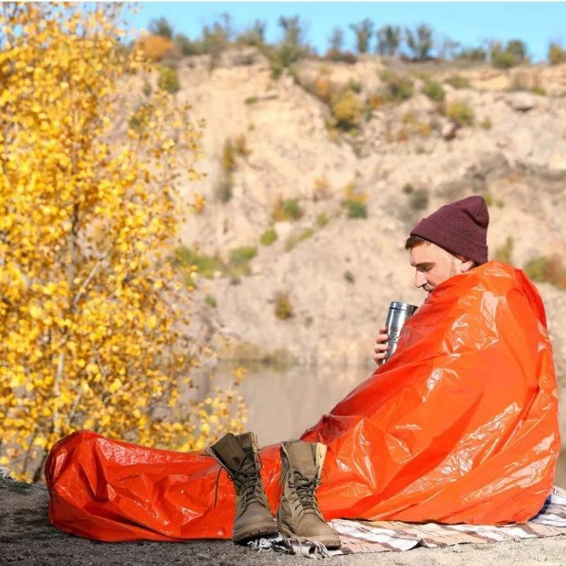 Saco de dormir de sobrevivência de emergência – única pessoa, reflexivo térmico, isolamento leve de fibra sintética, compacto para camping