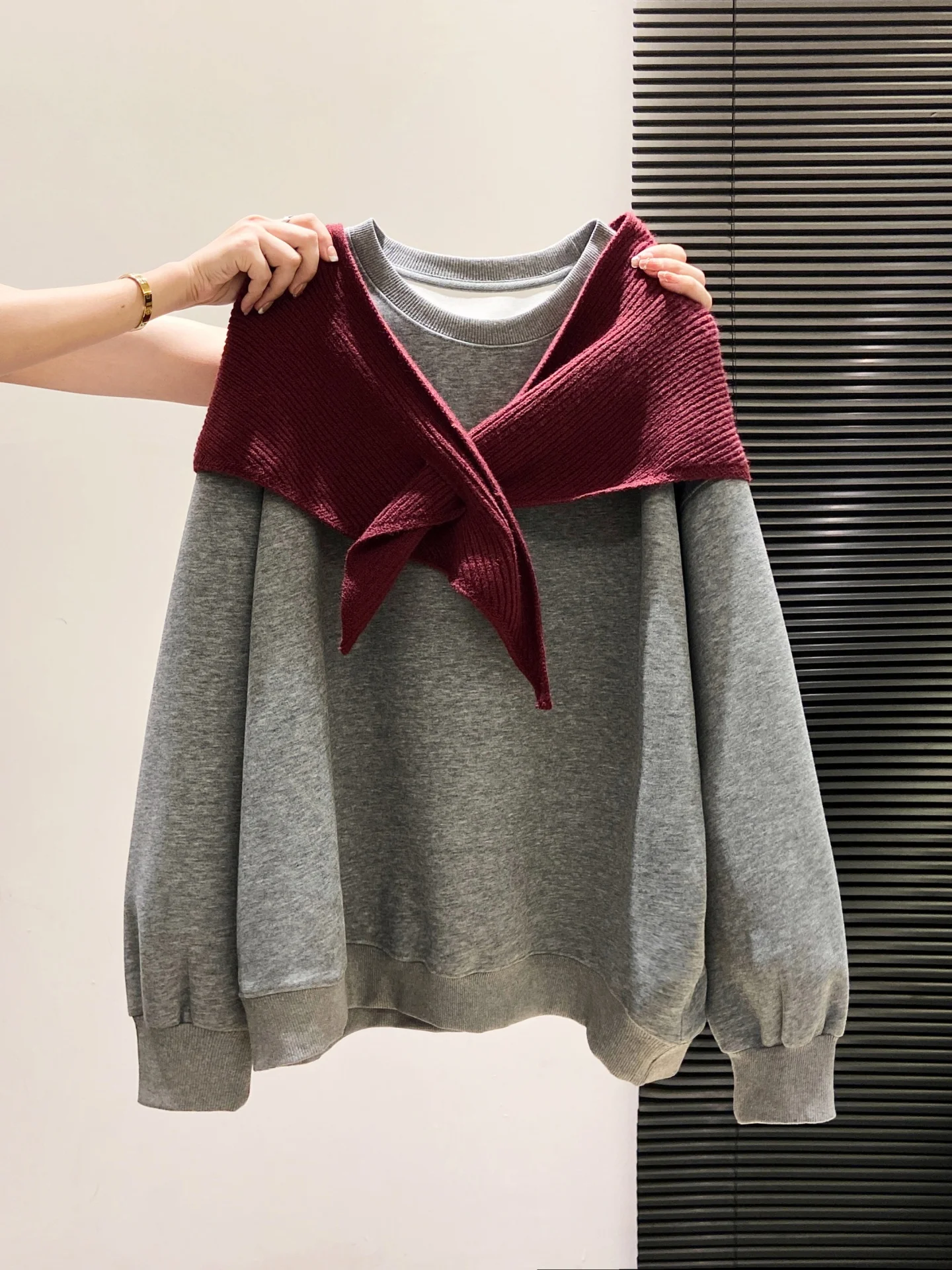 เสื้อสเวตเตอร์ทรงหลวมสไตล์เกาหลี แขนยาว คอกลม แฟชั่นสำหรับผู้หญิง ฤดูใบไม้ร่วง ฤดูหนาว สินค้ามาใหม่ สบายๆ ใส่สบาย