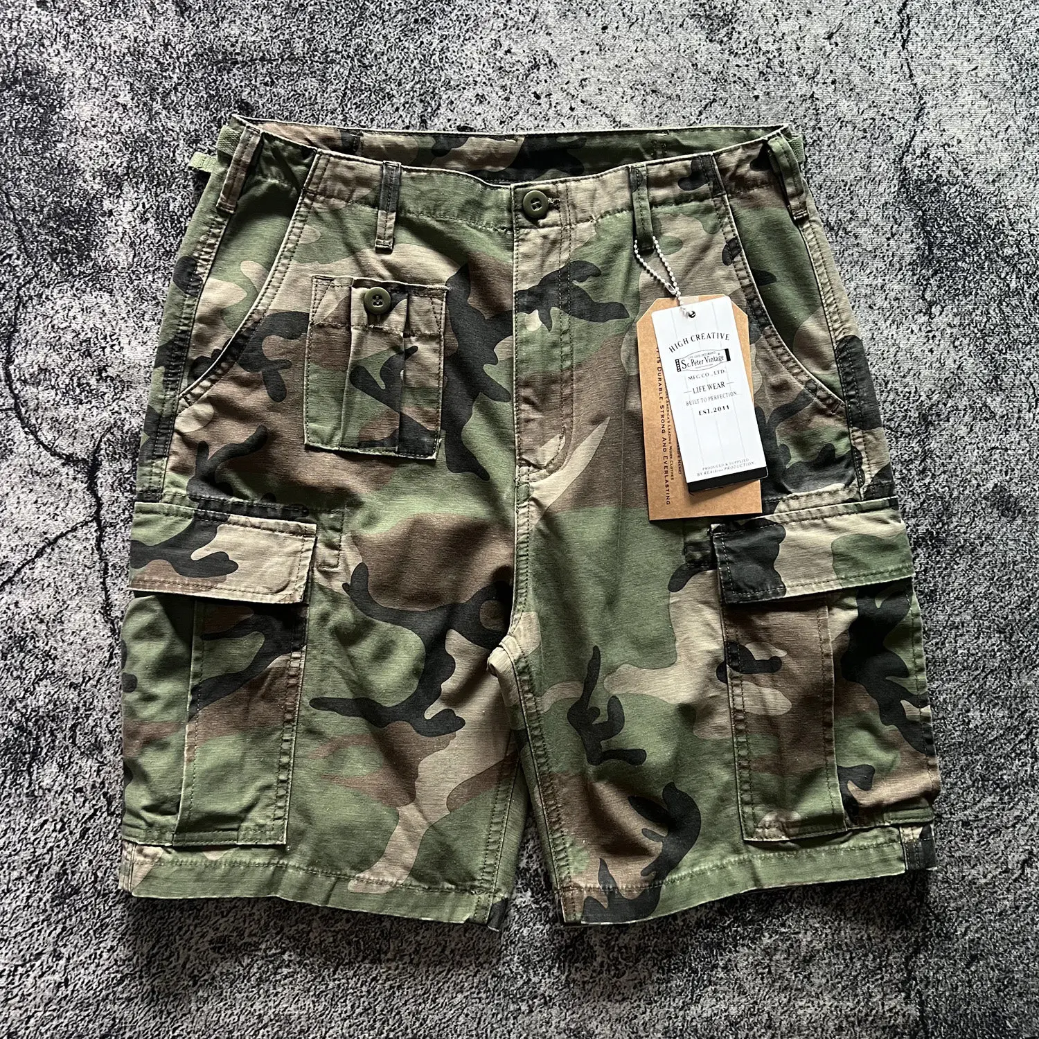

American Vintage Washed & Distressed Amekaji Camouflage 5-Pocket Shorts | Multi-Pocket Loose Straight Cargo Shorts for Summer