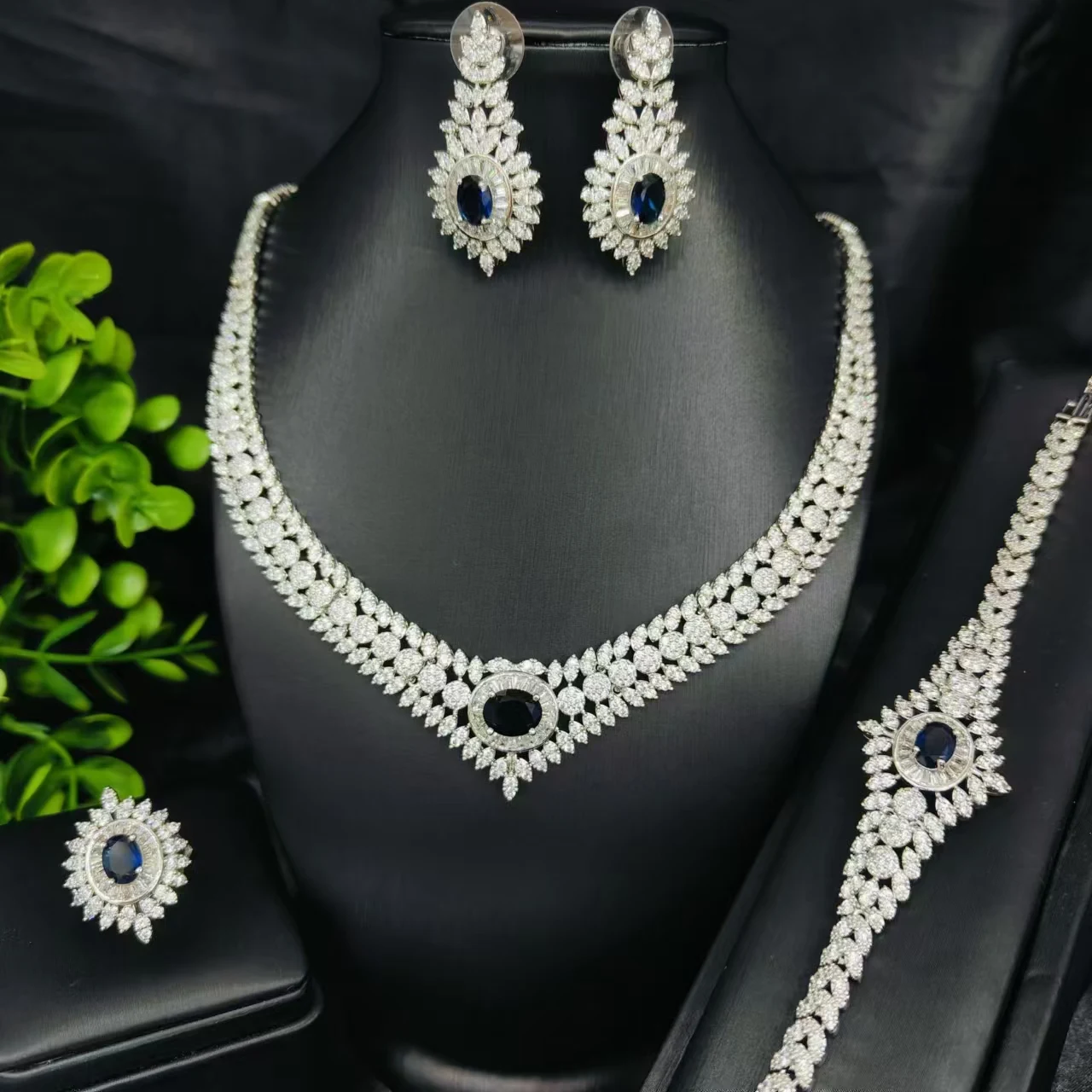 2024 New 4-piece Bridal Cubic Zirconia Full Set Women's Party Jewelry Set Luxury Dubai Nigeria CZ Crystal Wedding Jewelry Set