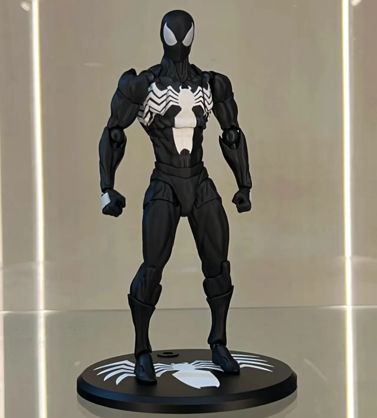 Anime Action Figure Joint Mobile Doll Mess Toys Black Neighbor Symbiotic Spider Man Venom Battle Suit Model Ornament Collection