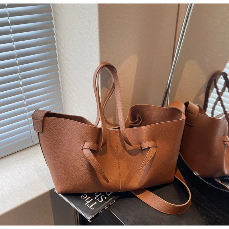 

New textured high-end handbag fashion casual simple large capacity shoulder crossbody bag