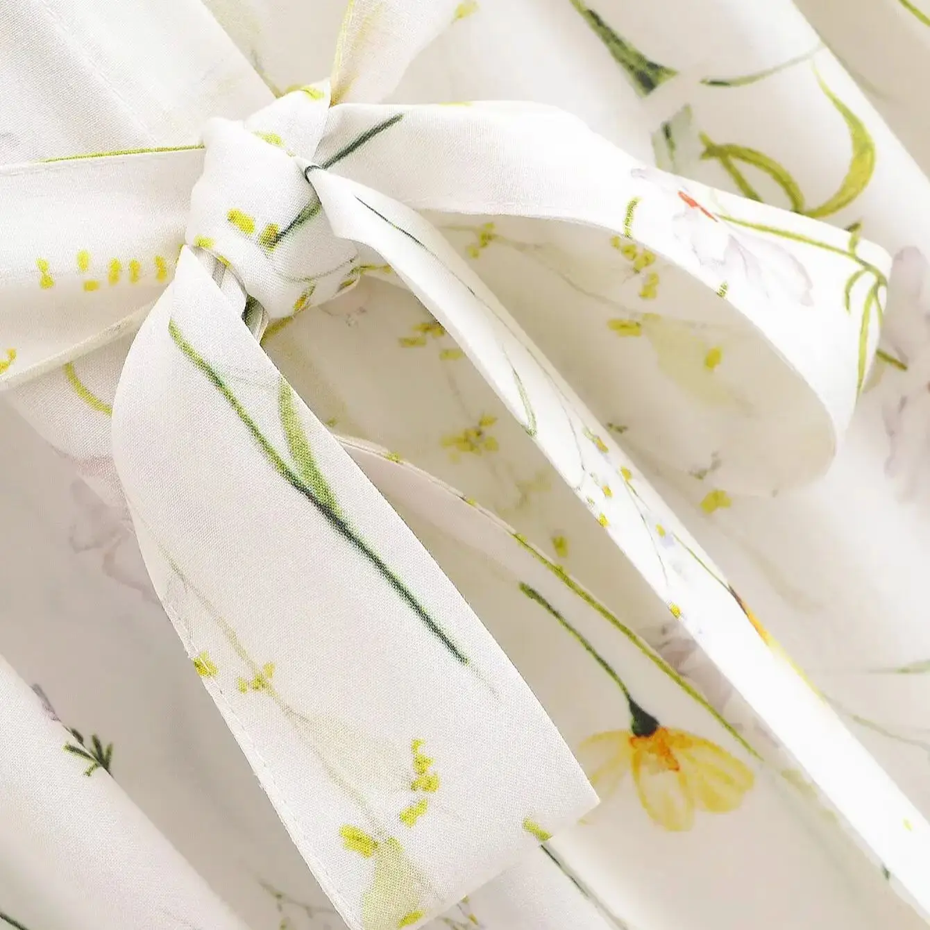 2024 BOHO Bianco Con Fiore Verde Bottoni monopetto Abito camicia lunga Donna Impiombato palla nappa Fessura Orlo Midi Robe Vacanza