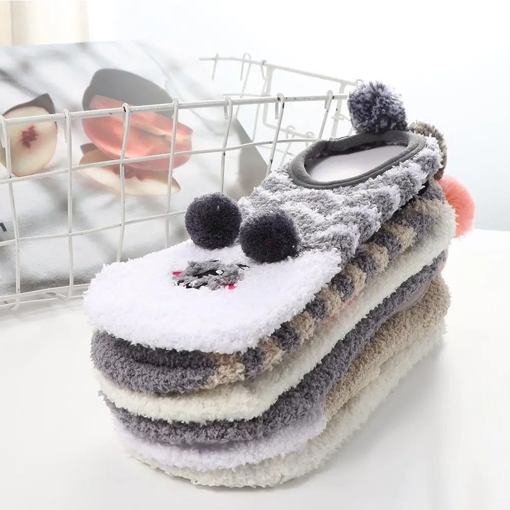 الدافئة العصرية ماوس الكرتون المرجان الصوف ثلاثية الأبعاد الحيوان أرنب النساء النوم الجوارب الشتاء الجوارب الكورية الكاحل الجوارب جوارب يمكن السير بها على الأرض