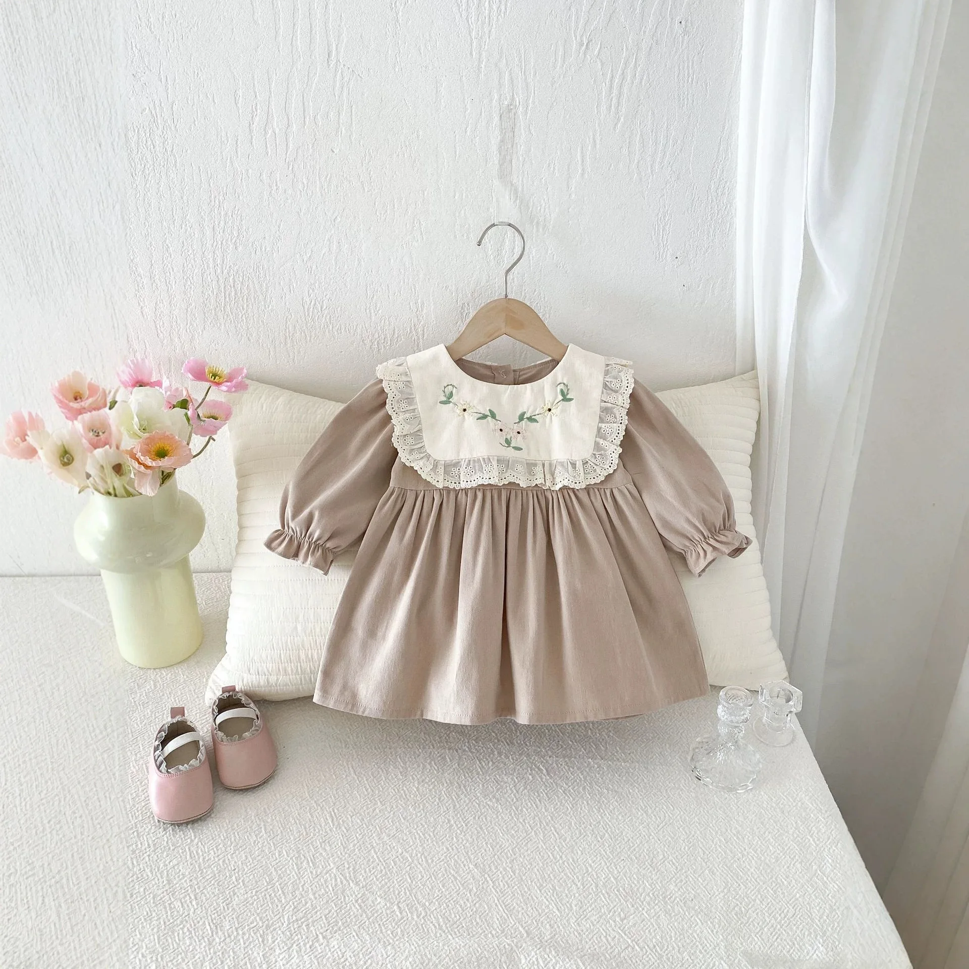 2026 Autumn New Girls Long Sleeve Dress Toddler Sweet Princess Dress Baby Girl Vintage Embroidery Dress Cotton Infant Clothes