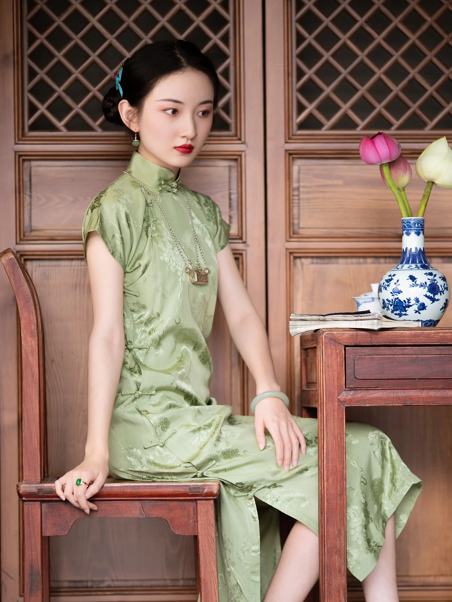 

Шикарная шелковая одежда с цветочной вышивкой для молодых женщин в стиле ретро, весна-лето Qing Dynas Faion, повседневная одежда для молодых женщин