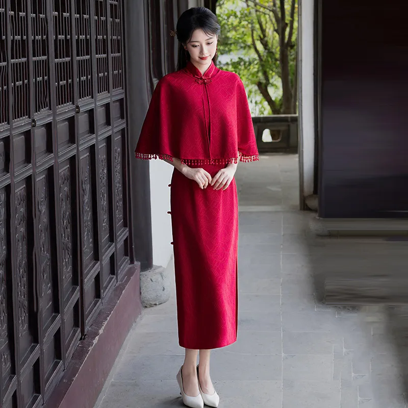 

Красное длинное осеннее платье Ципао в китайском стиле 2021, женская облегающая шаль в стиле ретро, комплект из двух предметов, весеннее платье Ципао