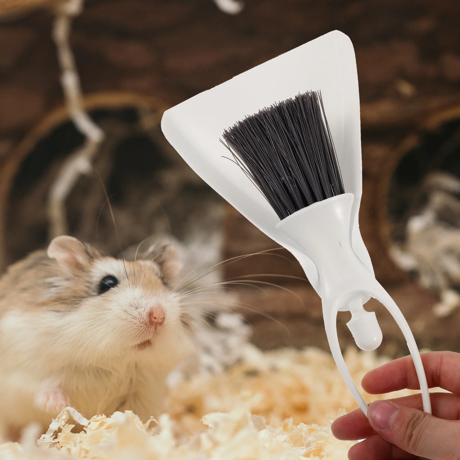 

1Set Mini Dustpan and Broom Set Portable Small Animal Cage Cleaner Mini Brush for Hamster Rabbit Guinea Pig Desktop Keyboard