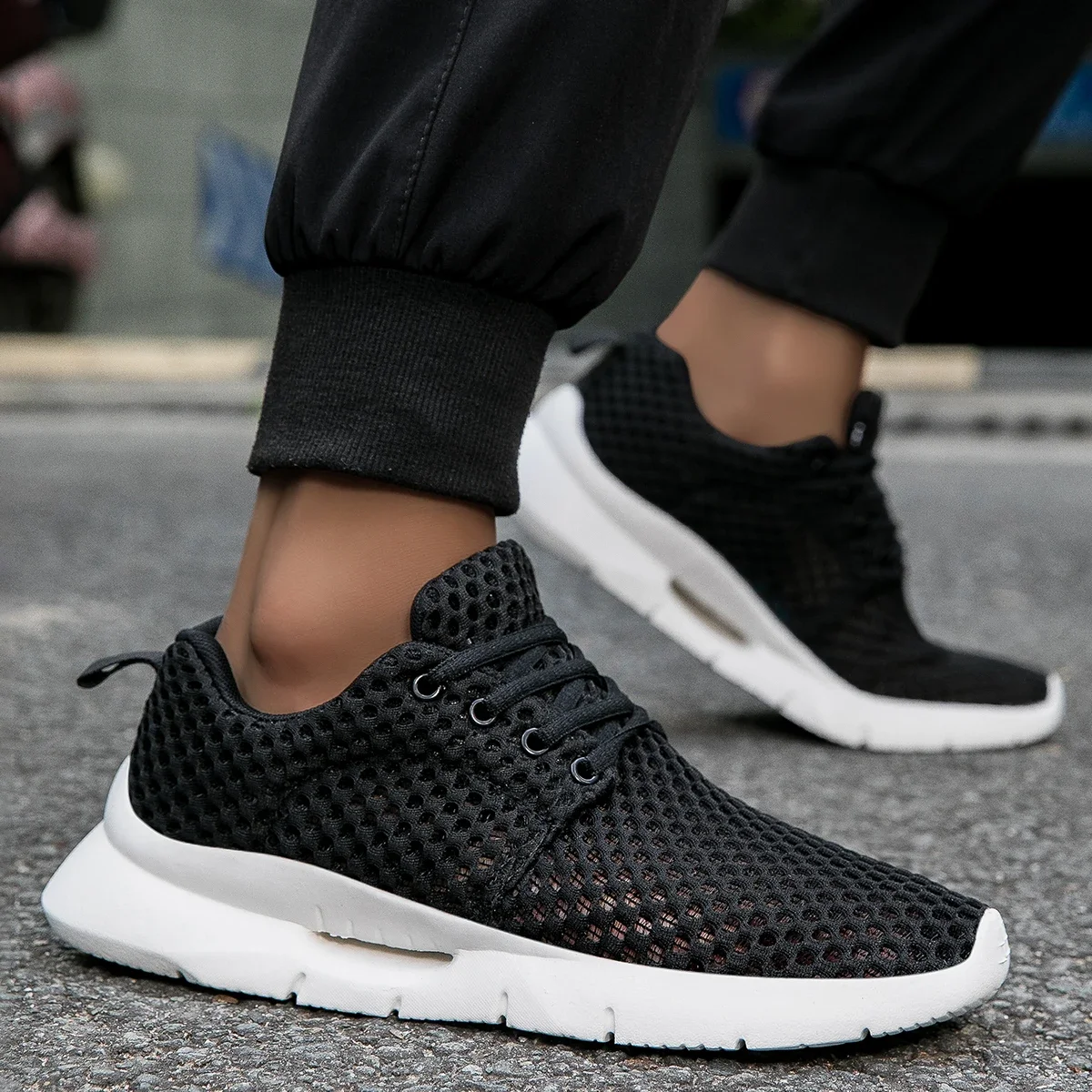 Summer New Men's Breathable Mesh Sneakers Lightweight Comfortable Anti-Slip White Casual Sport Shoes Men's Zapatillas Hombre view 3