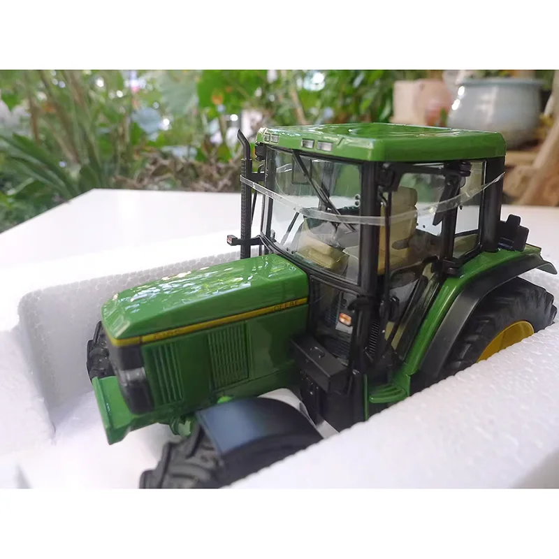 

SCHUCO Diecast 1:32 Scale 6100 Tractor Agricultural Vehicle Alloy Model Collection Souvenir Adult Gift Display Decoration