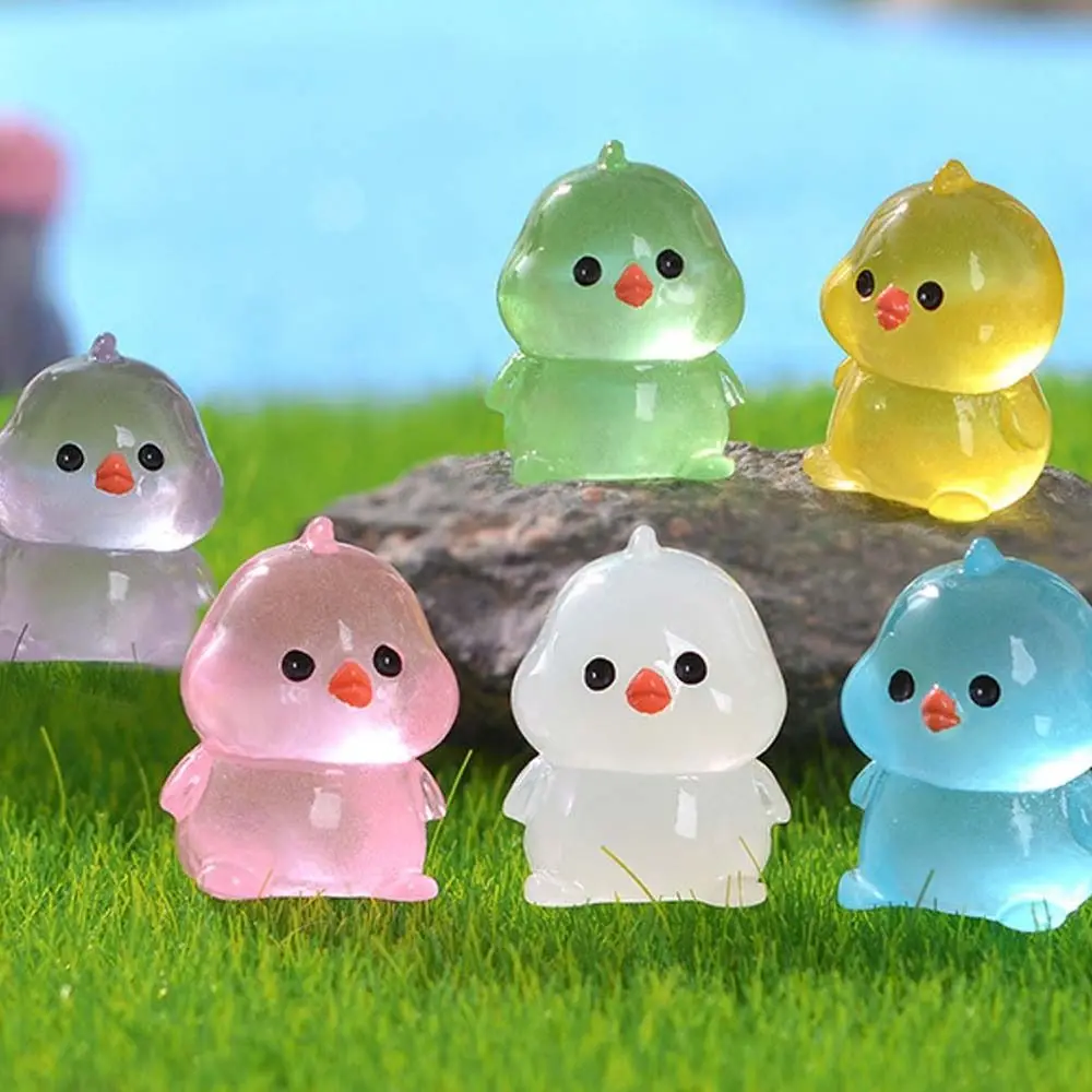 Estatuetas de pintinho luminosas dos desenhos animados que brilham no escuro resina artesanato estatuetas de pintinho miniaturas bonito diy mini estátua de pintinho