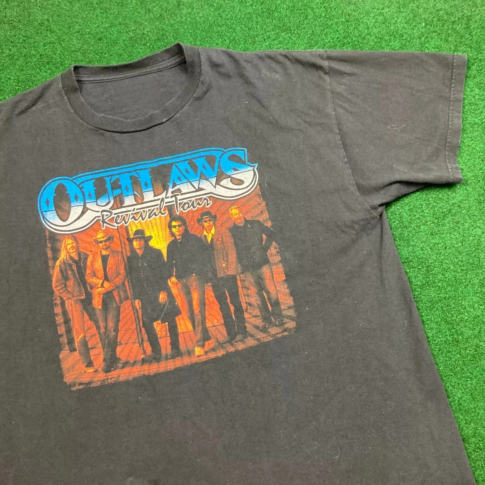 

Vintage Outlaws Shirt Mens Revival Tour Concert Southern Rock Y2K Tee American Band Singer Tshirt Street Short-sleeved Women