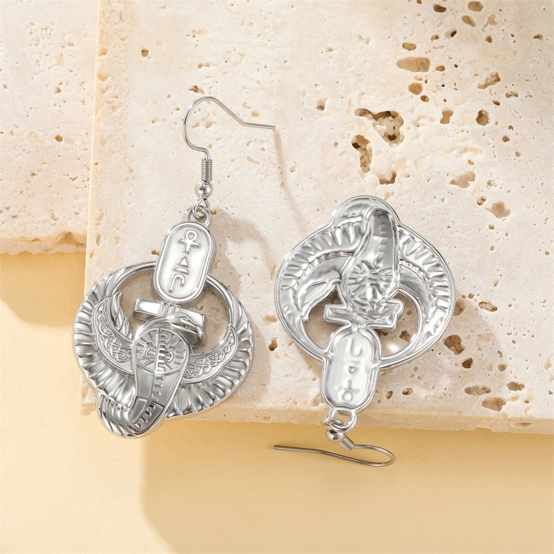 Eueavan Ägyptische Kobra Geflügelte Ohrhänger aus Edelstahl Ägyptisches Symbol Ankh Kreuz Ohrringe für Frauen Retro Amulett Schmuck Geschenk – Detail 7
