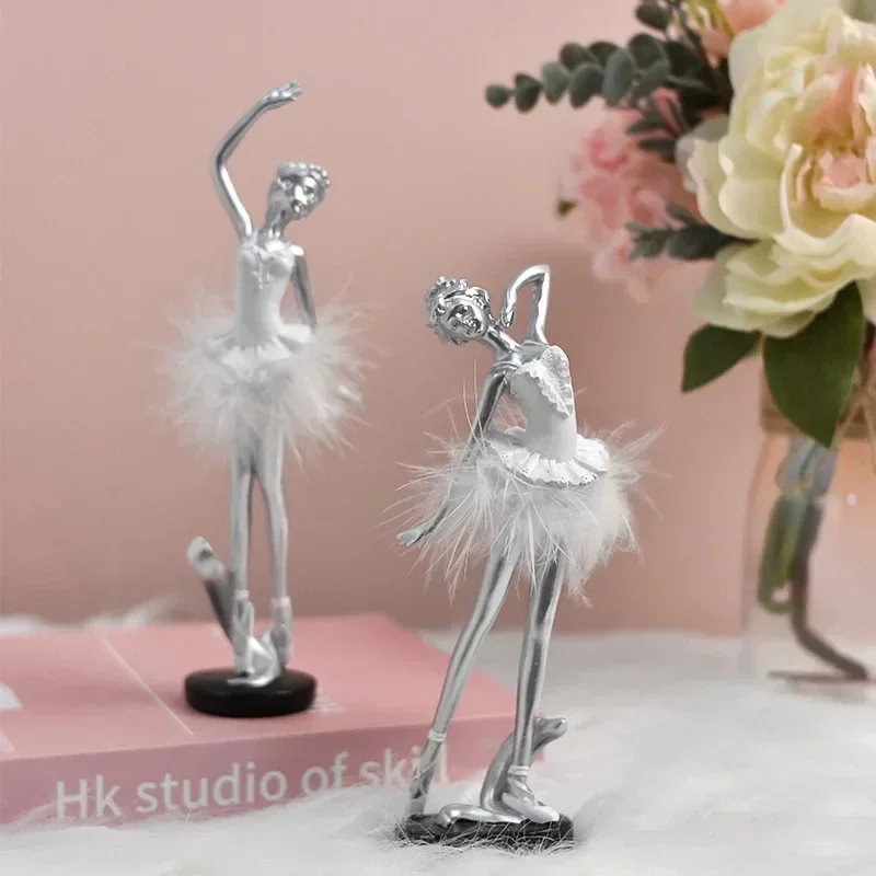 Nordic Luxury Girl Heart Cute Ballet Girl Resin Ornament Office Study Room Sculpture Crafts Home Livingroom Figurines Decoration