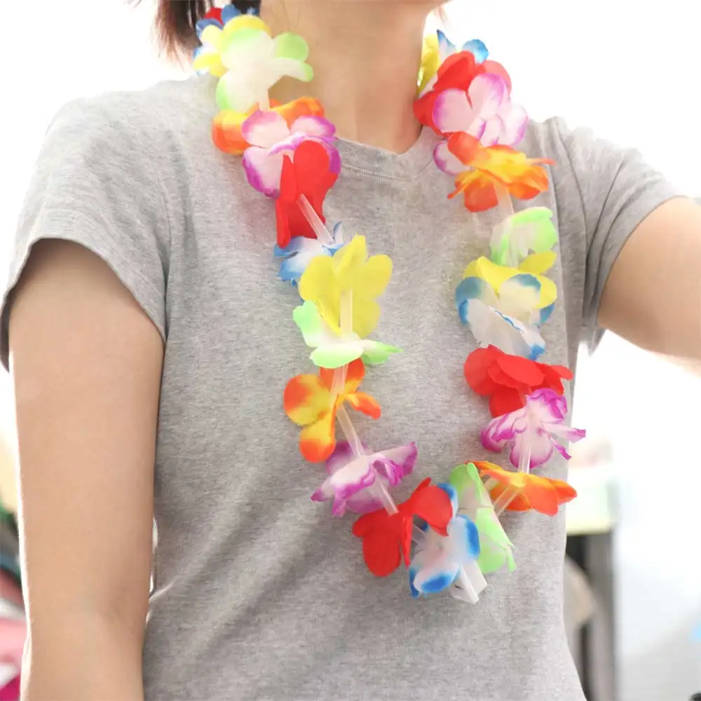 Glow In The Dark LED Necklace Artificial Flower Rainbow Lei Flower Wreath Tropical Design Light Up Hawaii Lei Wedding Decoration
