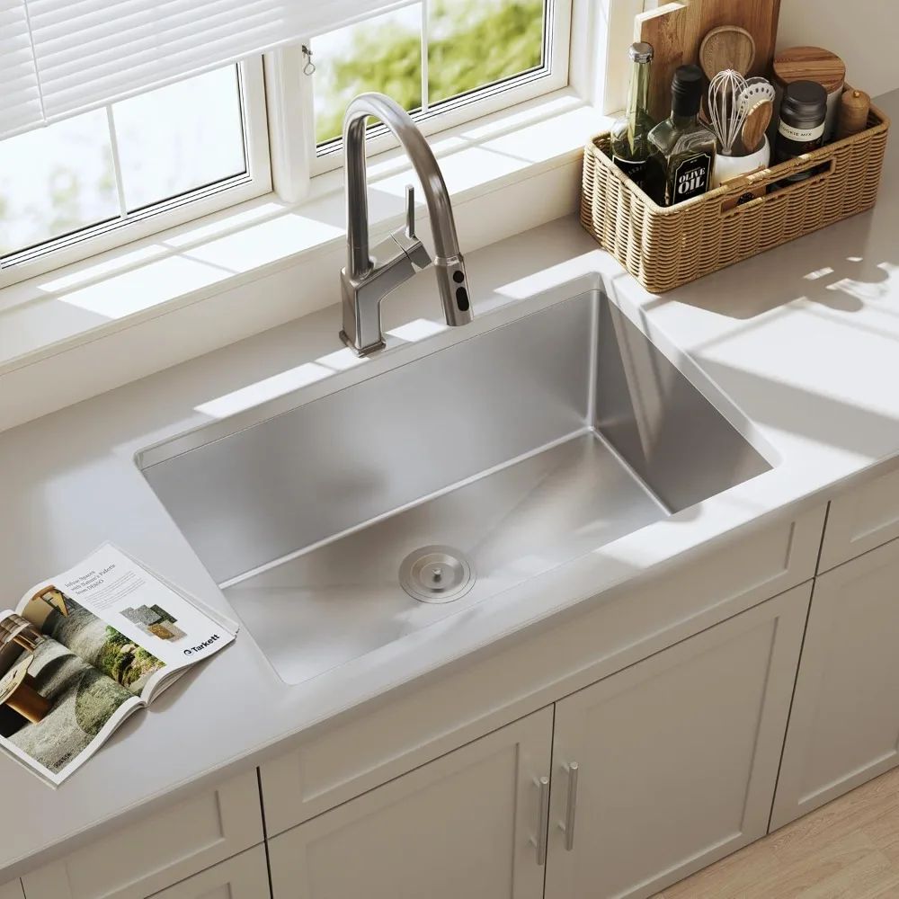 

Undermount Kitchen Sink 16 Gauge Stainless Steel Handmade Single Bowl Sink with Strainer 27 x 18 x 9