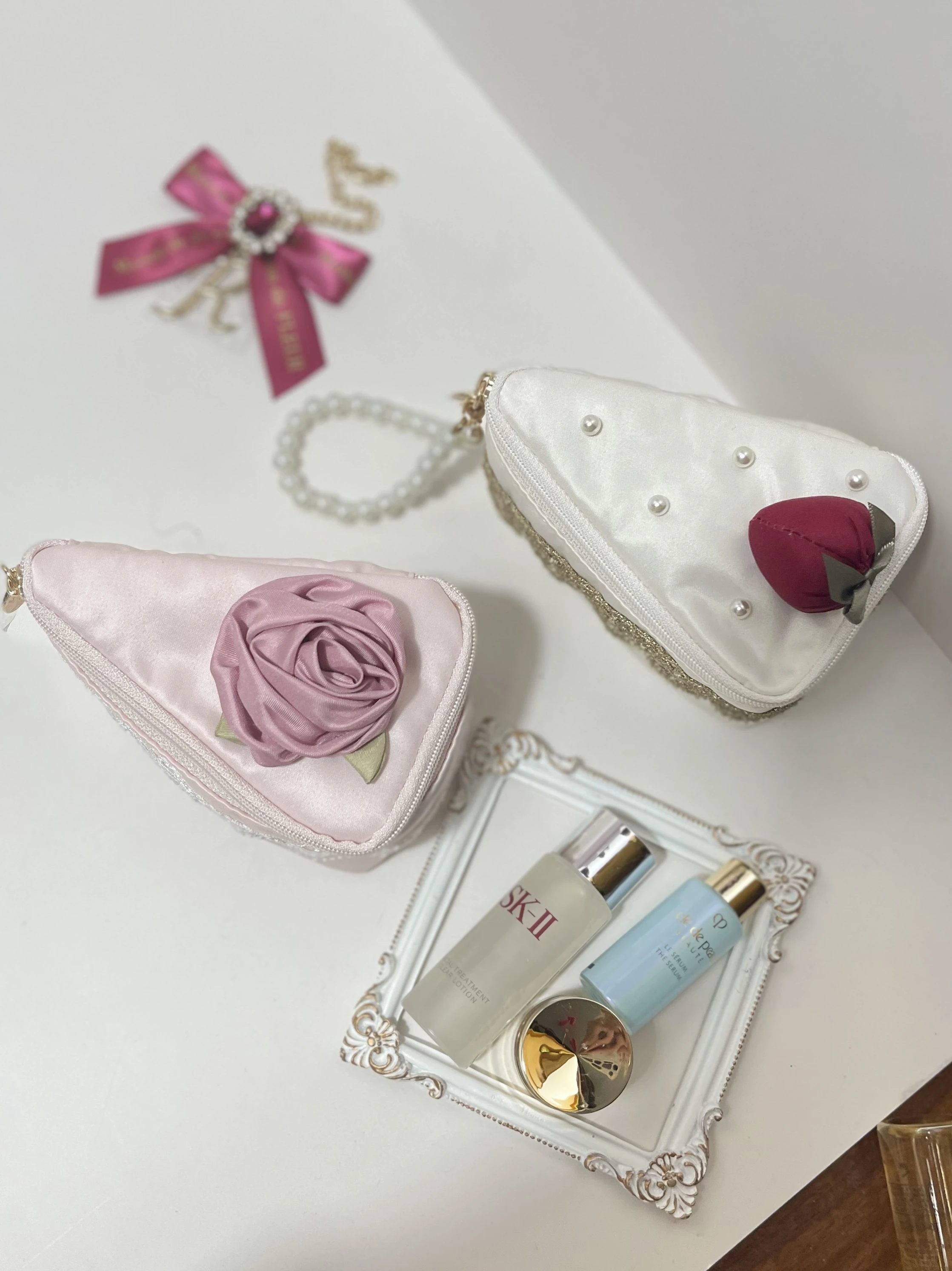 Japanese Sweet Cute Lolita Satin Small Strawberry Pink Flower Makeup Storage Hand Holding Souvenir Wedding Cake Bag for Woman