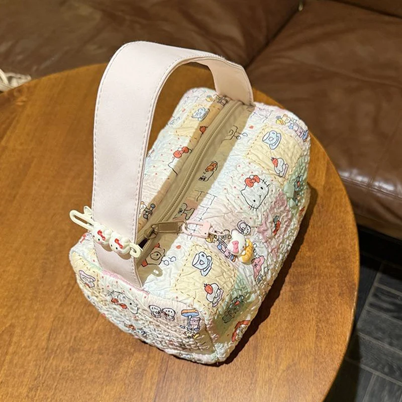 Borsa per cosmetici Sanrio Hello Kitty di grande capacità Cartoon Kitty Cat Borse per borse da toilette portatili Borsa carina tridimensionale