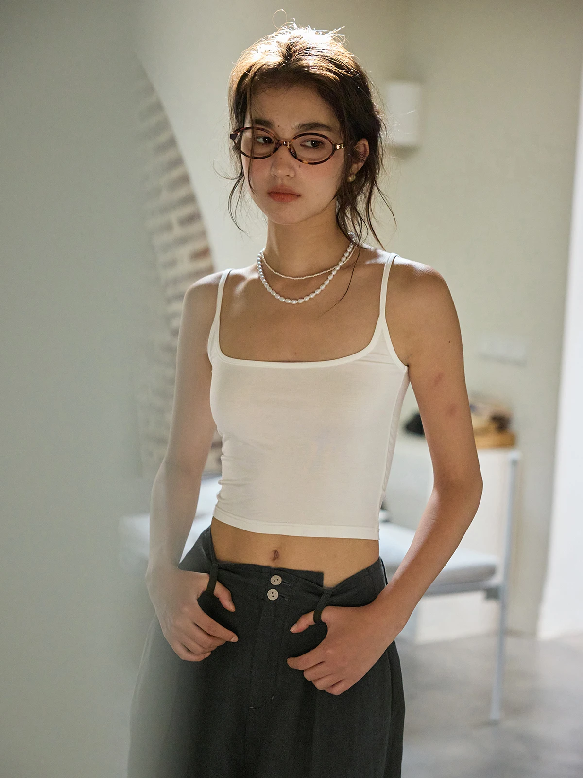 

Женский летний укороченный топ Solighter Modal Acid Vest на бретельках, облегающий, с U-образным вырезом, базовый, для ношения под одеждой, китайского производства