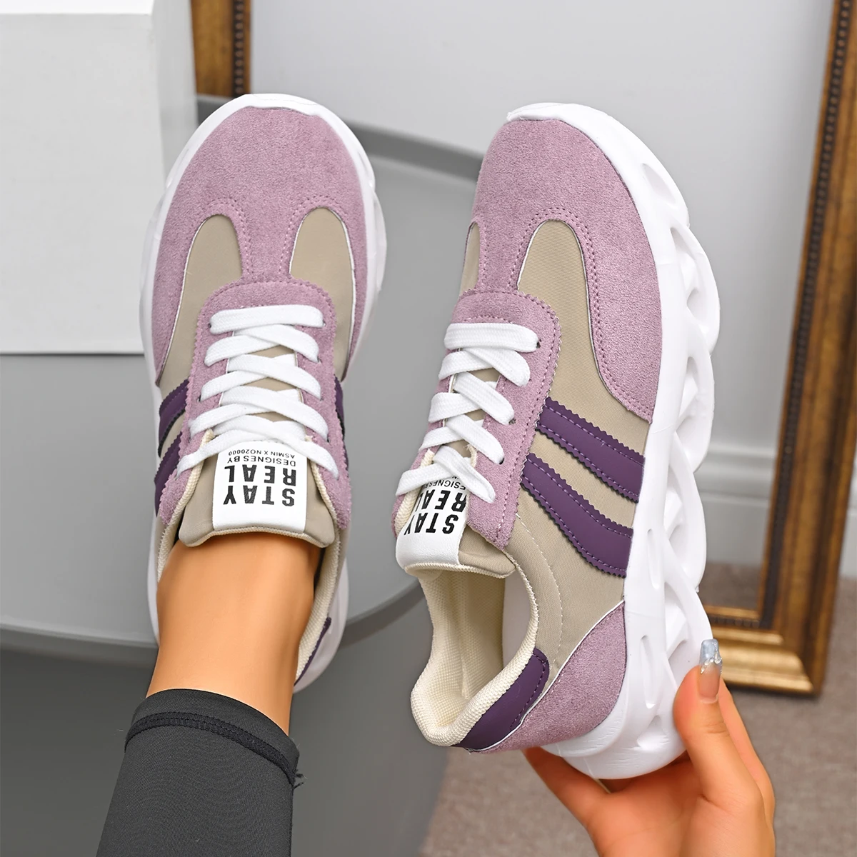 

New 2025 Women Sport Shoes Thick Bottom Casual Fashionable Sneakers Lightweight Soft Bottom Running Shoes Summer Mesh Sneakers