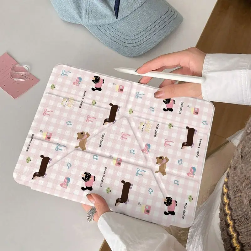 Checkered Sausage Dog iPad Case For iPad Pro 11 13in 2025 iPad Pro 12.9in Air7 10th 11th M4/5 Rotate 3y  Anti-fall Tablet Cover