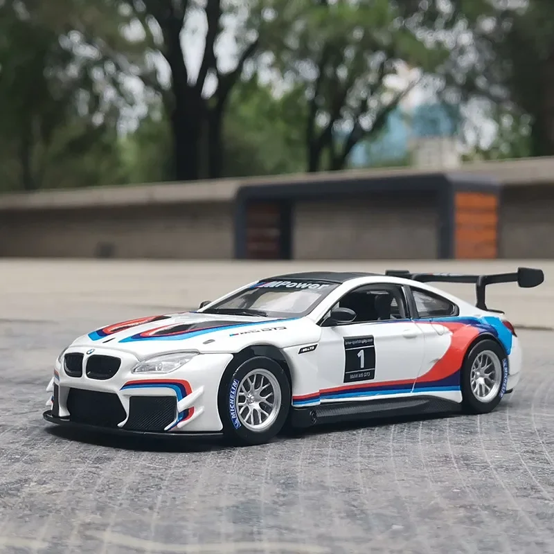 

1:32 BMW M6 GT3 раллийный автомобиль из сплава, литая под давлением игрушечная модель автомобиля, звуковая и световая игрушка, коллекционные предметы, подарок на день рождения
