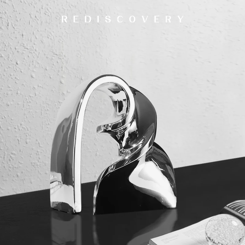 Geometrischer Bogen, gedrehtes Band, abstrakte Galvanik, Wohnaccessoires