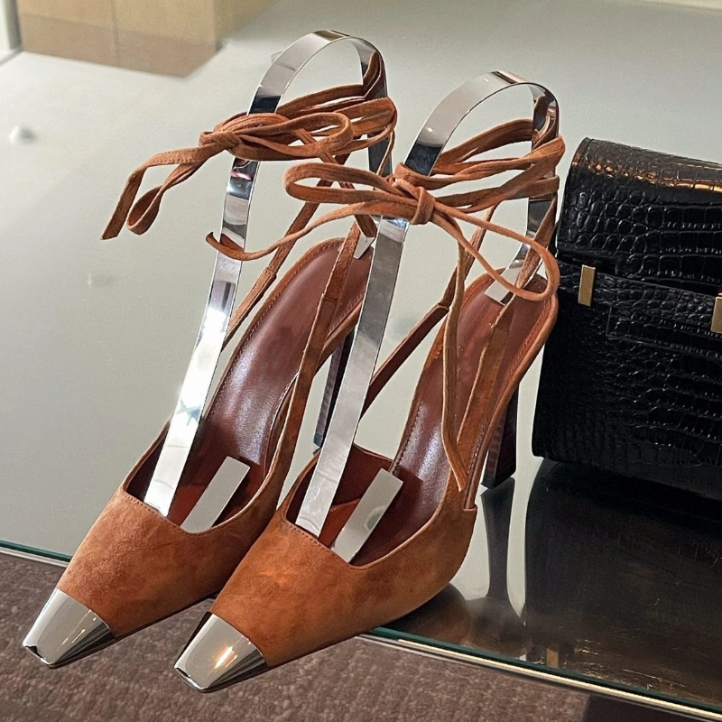 

Женские босоножки на квадратном каблуке из замши с металлическим декором, с перекрестными ремешками, модные, сексуальные, дизайнерские, для вечеринок, Sandalias De Mujer