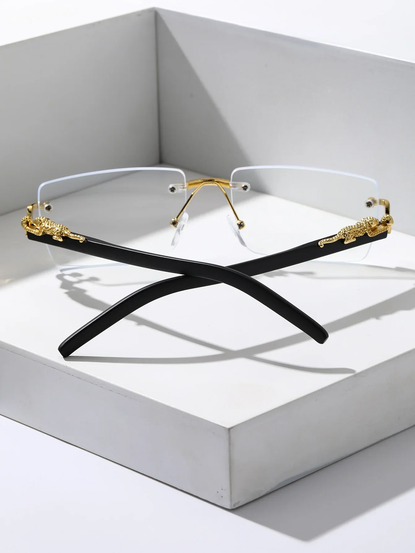 1PCS Trendy Frameless Rectangular Personalized Sunglasses For Daily Life Sun Glasses Women Travel Small Eyewear